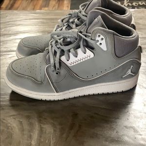 Nike Jordan Grey size 6Y